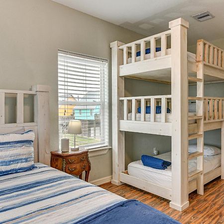 Large Group Gulf Retreat, Steps To Surfside Beach! المظهر الخارجي الصورة
