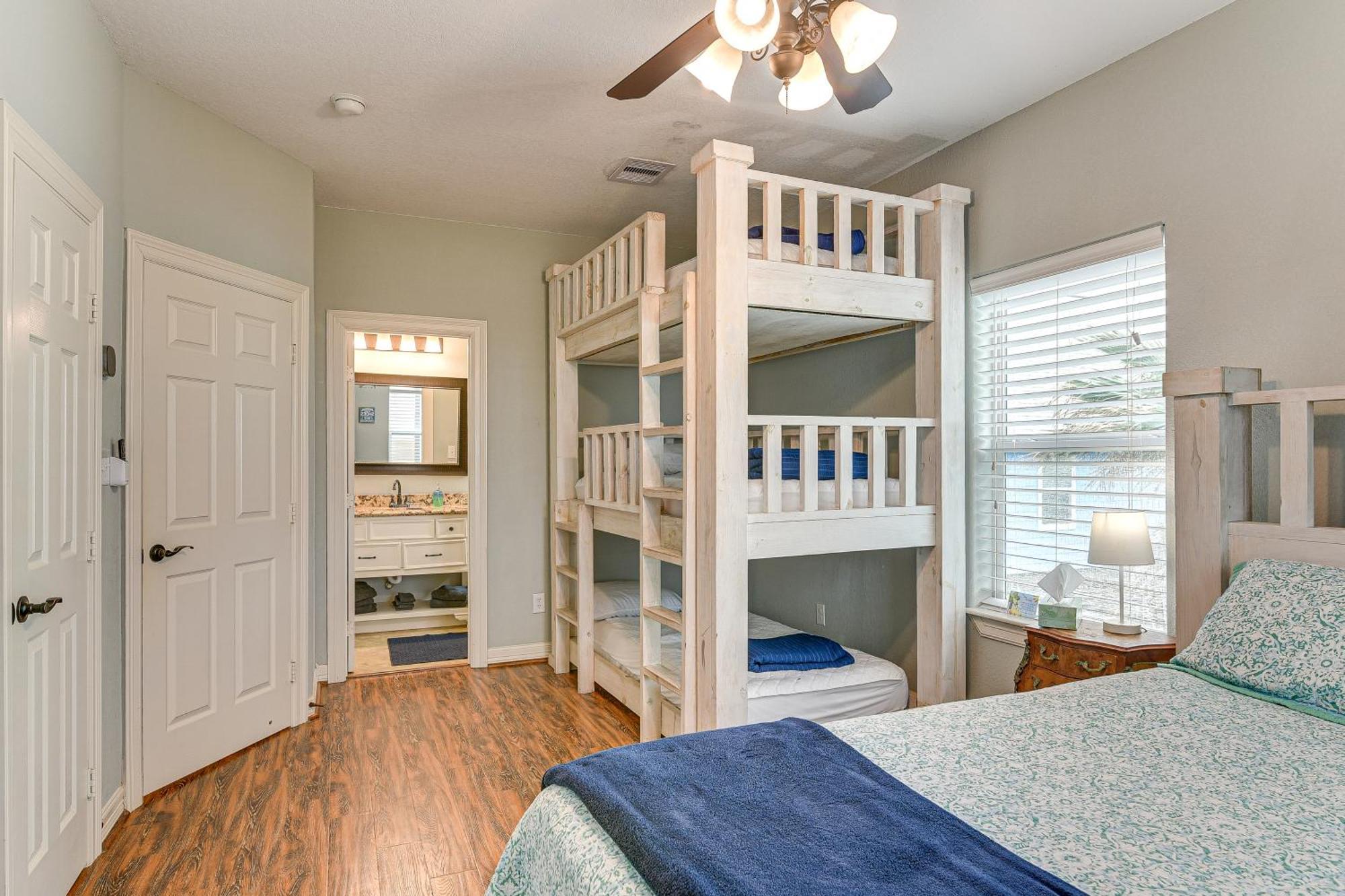 Large Group Gulf Retreat, Steps To Surfside Beach! المظهر الخارجي الصورة